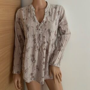 Holly land Chic & stylish. Woman’s Tunic.